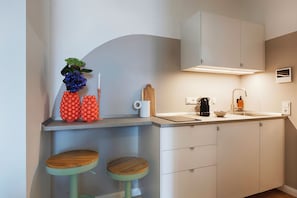 Standard Studio | Private kitchen | Espresso maker, electric kettle