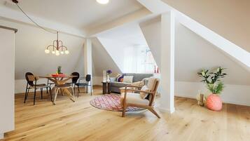 Superior-Apartment | Verdunkelungsvorhänge, Bügeleisen/Bügelbrett, kostenloses WLAN