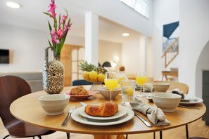 Superior Studio, Balcony | Blackout curtains, iron/ironing board, travel cot, free WiFi - homie stay Dominikus (Würzburg)