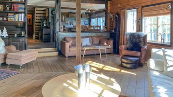 Smart-tv och eldstad