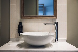 Basic Single Room, 1 Twin Bed | Bathroom | Shower, toilet paper