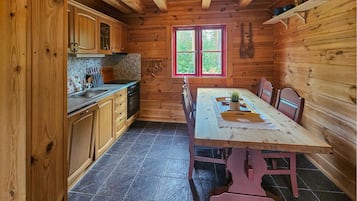 ثلاجة، فرن، موقد طهي مسطح، غسالة أطباق