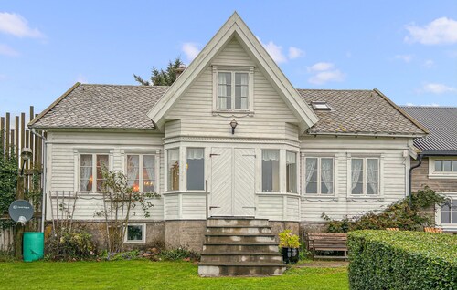 Amazing home in Vanse with house sea view