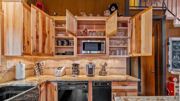 Unclassified image, 1 of 55, button - 1st Cabin (Homewood)