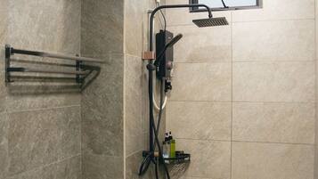 Een douche, een haardroger