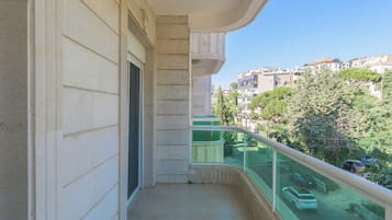 Apartment, 3 Bedrooms, Kitchen, City View | Balcony