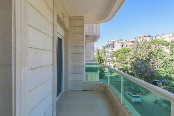 Apartment, 3 Schlafzimmer, Küche, Stadtblick | Balkon