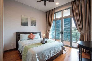 3 habitaciones, escritorio, tabla de planchar con plancha y wifi