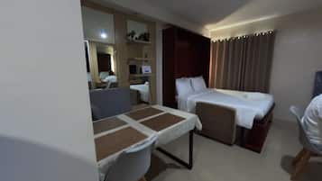 Ferros/tábuas de passar roupa, Wi-Fi de cortesia, roupa de cama