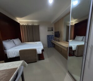 Iron/ironing board, free WiFi, bed sheets, wheelchair access - Cozy 1233 studio in beautiful Cebu City with AC, fitness room (Cebu City)