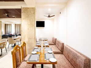 House | Dining - Palette Hotel Pune, Midc Chinchwad (Pune)