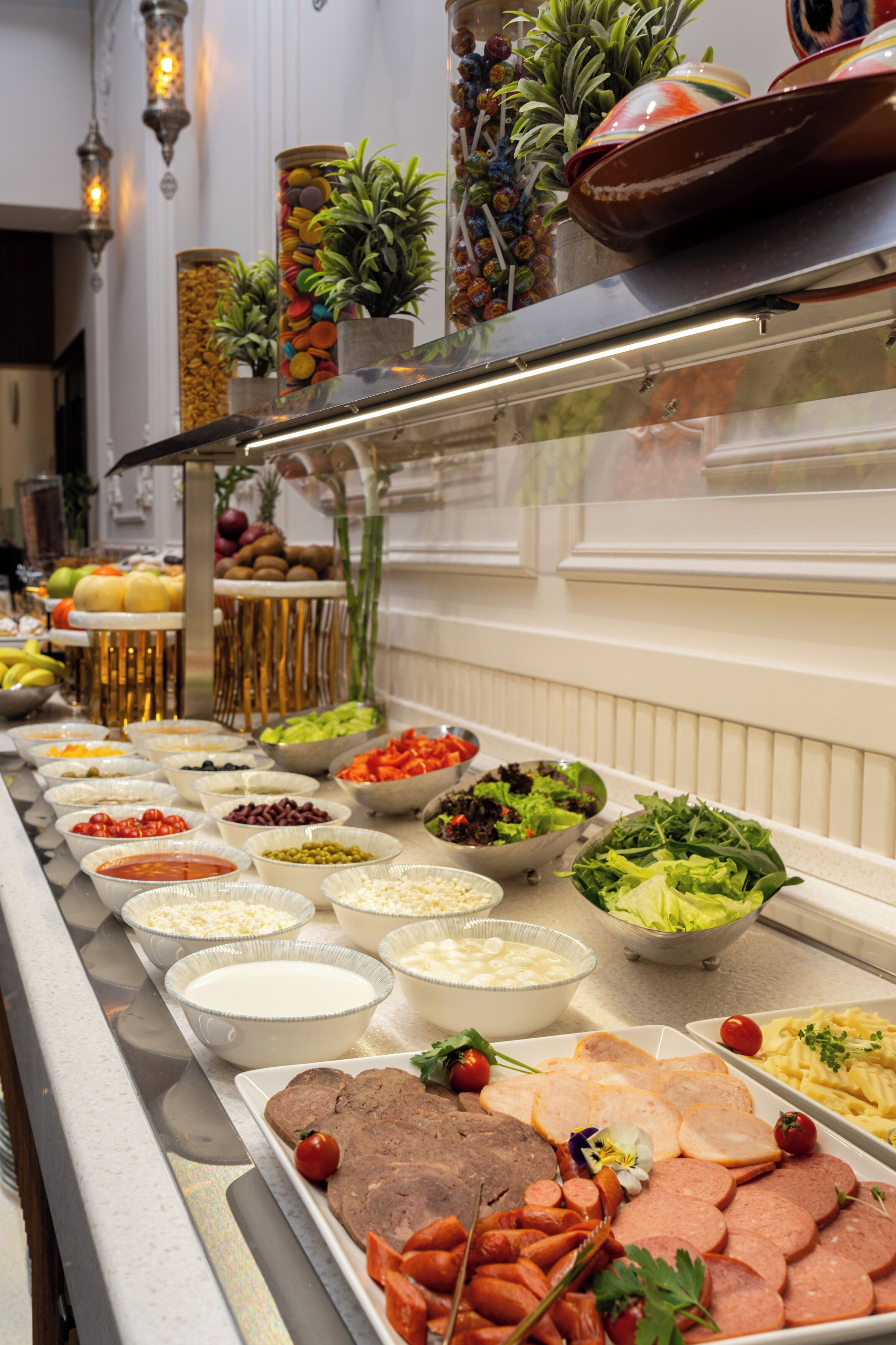 Daily buffet breakfast for a fee