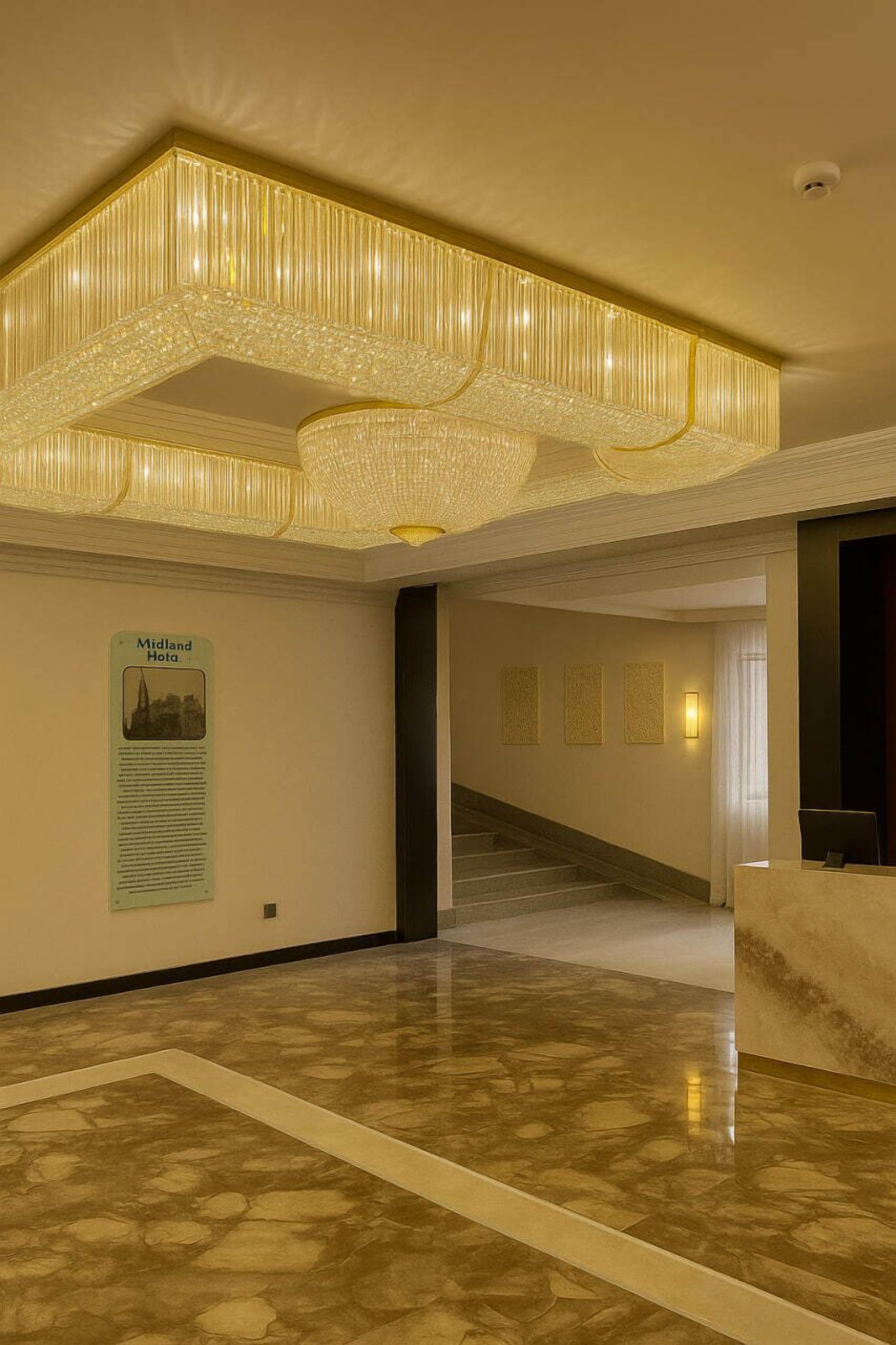 55 cm képátmérőjű 
okostévé, amelyen többféle digitális csatorna nézhető