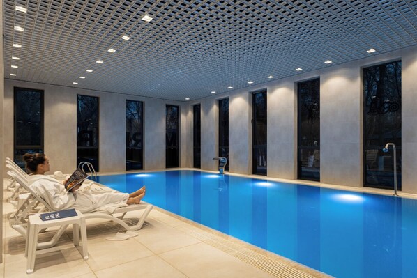 Piscine intérieure