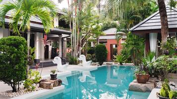 Kolam renang outdoor