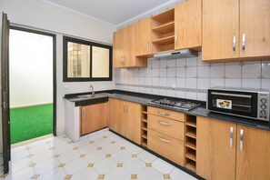 Private kitchen - Cozy 2 BR Gauthier Oasis (Casablanca)