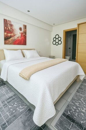 2 habitaciones, tabla de planchar con plancha, wifi y ropa de cama 