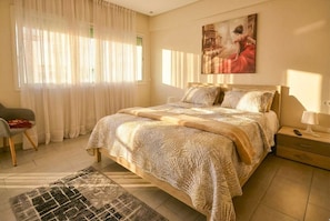 2 bedrooms, iron/ironing board, WiFi, bed sheets