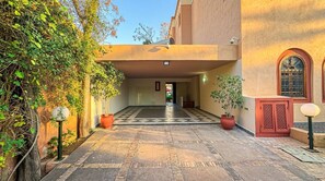 Exterior - Charming Luxury Villa | Pool & Hot Tub (Marrakesh)