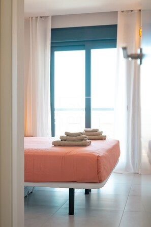 3 makuuhuonetta, silitysrauta/-lauta, Wi-Fi, vuodevaatteet