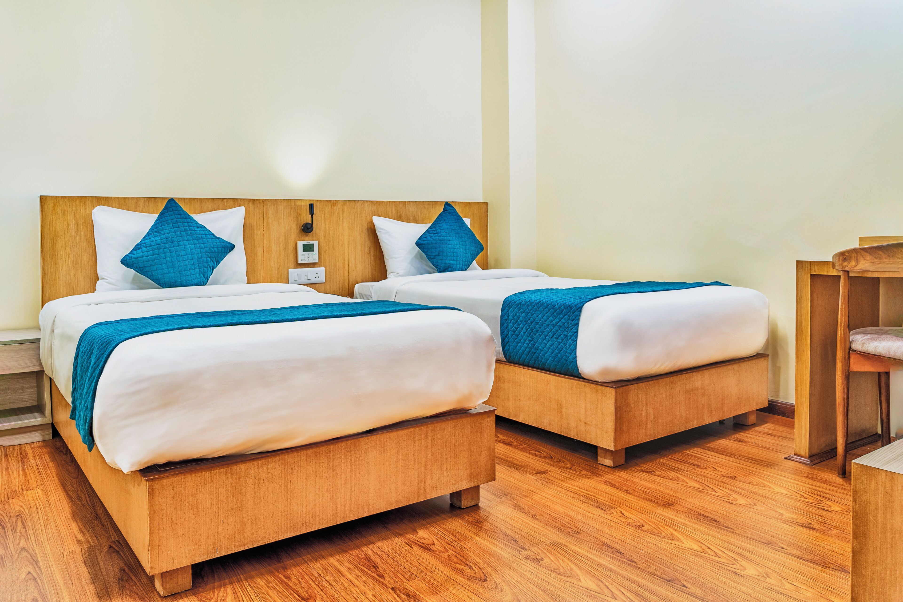 Habitación estándar con 2 camas individuales, para no fumadores | Wifi gratis 