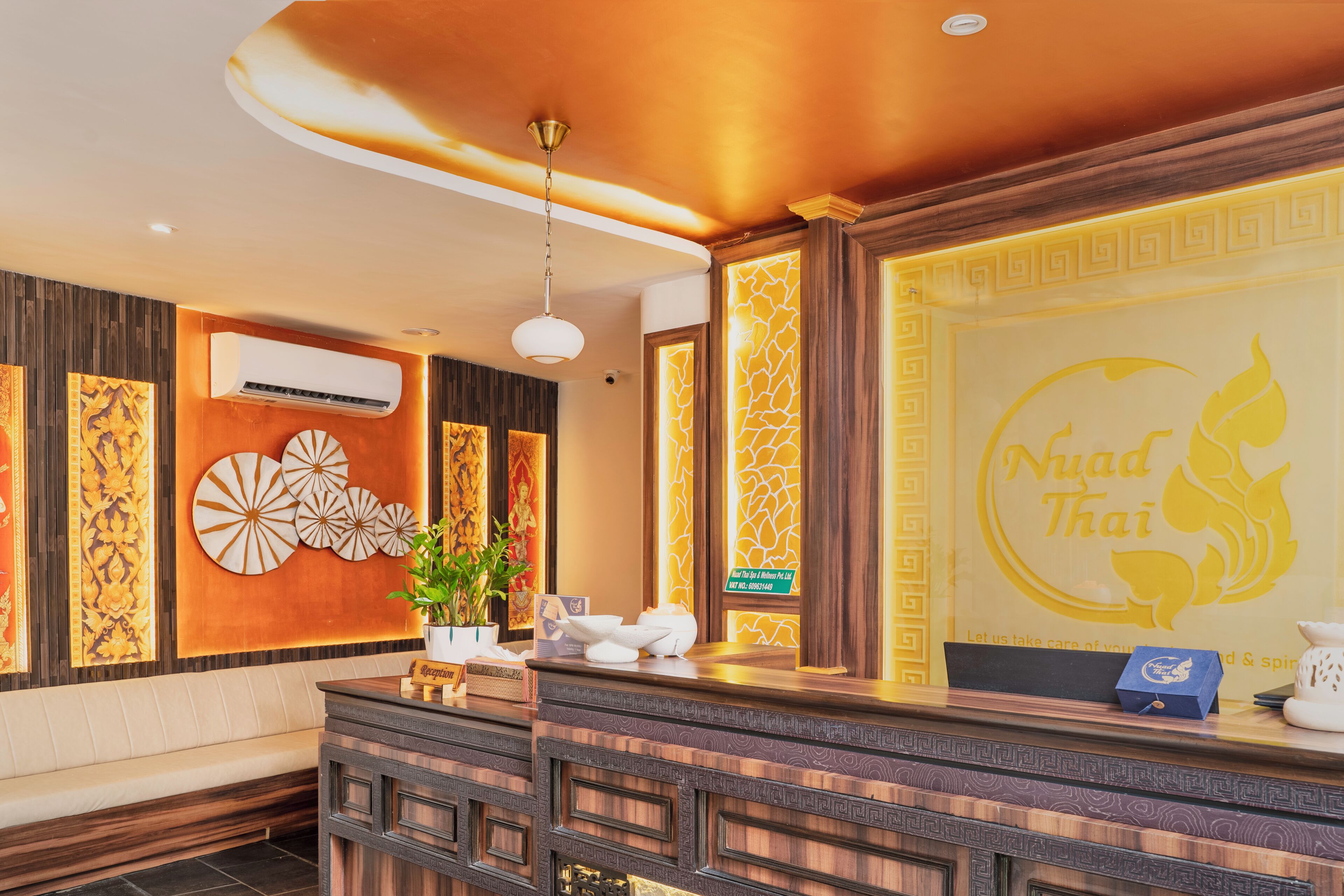 Couples treatment rooms, sauna, steam room
