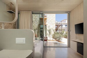 Comfort Double Room, 1 Queen Bed, Patio, Courtyard View Hub 05 | View from room - Hub Hospitality (Chania)