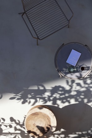 Standard Double Room, 1 Queen Bed, Balcony, Courtyard View Hub 01 | Terrace/patio - Hub Hospitality (Chania)