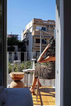 Standard Double Room, 1 Queen Bed, Balcony, Courtyard View Hub 04 | Balcony