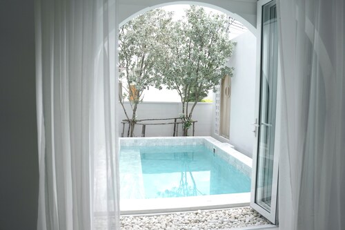 Za-Ngob 39 Pool Villa