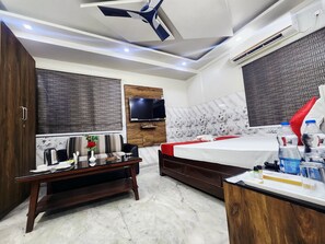 Superior Double Room | Free WiFi, bed sheets - Anandaloke Residency (Kolkata)