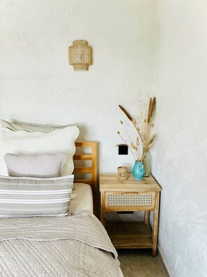 4 habitaciones, tabla de planchar con plancha, internet y ropa de cama