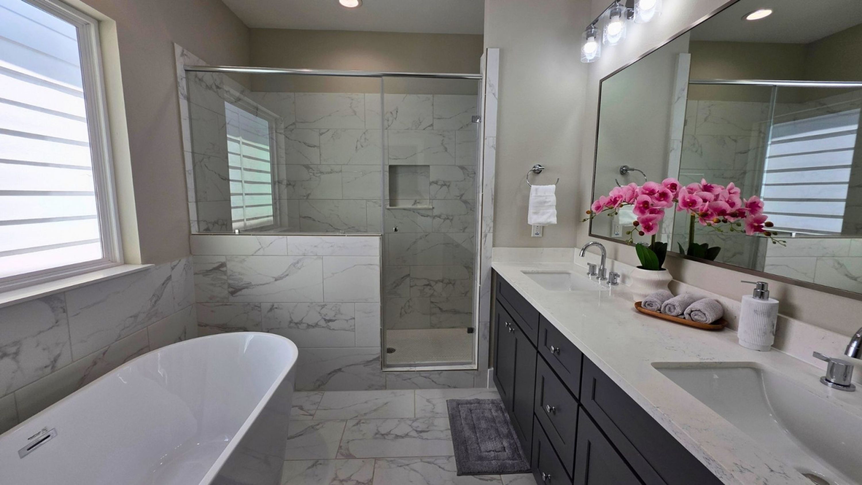 House, Smoking | Bathroom
