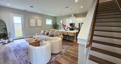 North Houston Comfort 3BR Near Downtown IAH