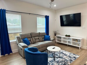 하우스 | 3 개의 침실, 책상