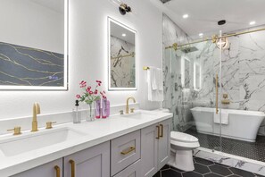 House | Bathroom | Free toiletries