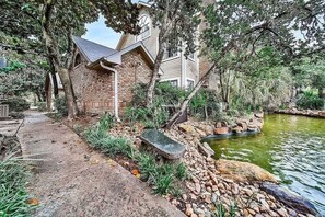 Garden - Upscale 1BR Condo in Med Center (Houston)