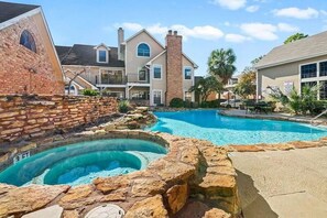 Apartment | 1 bedroom, desk - Upscale 1BR Condo in Med Center (Houston)