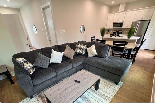 Gated Modern 3BR Near Downtown Med Center