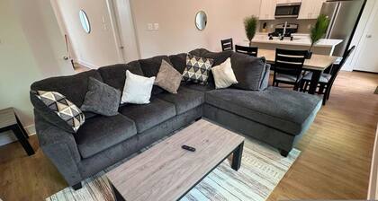 Gated Modern 3BR Near Downtown Med Center
