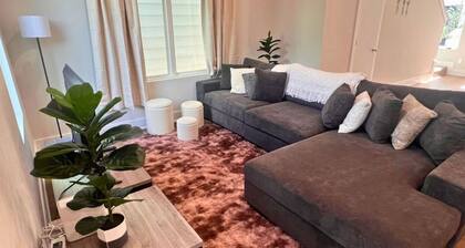Modern 3BR 10 Min to Downtown
