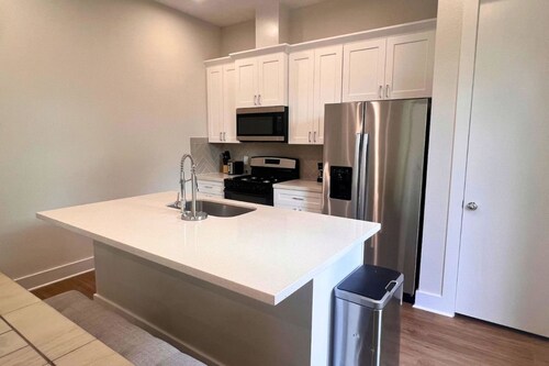 Gated 3BR Home 10 Mins Downtown