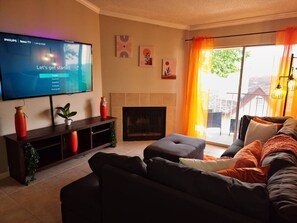 House | 1 bedroom, desk - Quiet Stylish Retreat - Near NRG at TX MED Cntr (Houston)