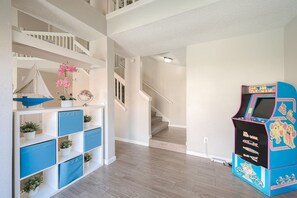 House | 3 bedrooms, desk - Beat the Heat in Katy Tx - Arcade Room Pool (Houston)