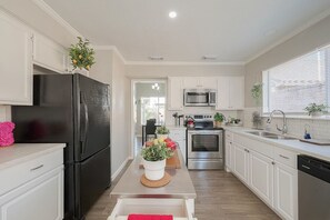 House | 3 bedrooms, desk - Beat the Heat in Katy Tx - Arcade Room Pool (Houston)