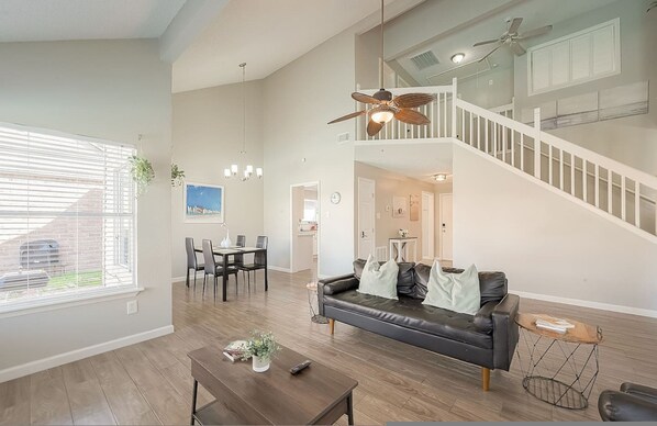 House | 3 bedrooms, desk - Beat the Heat in Katy Tx - Arcade Room Pool (Houston)