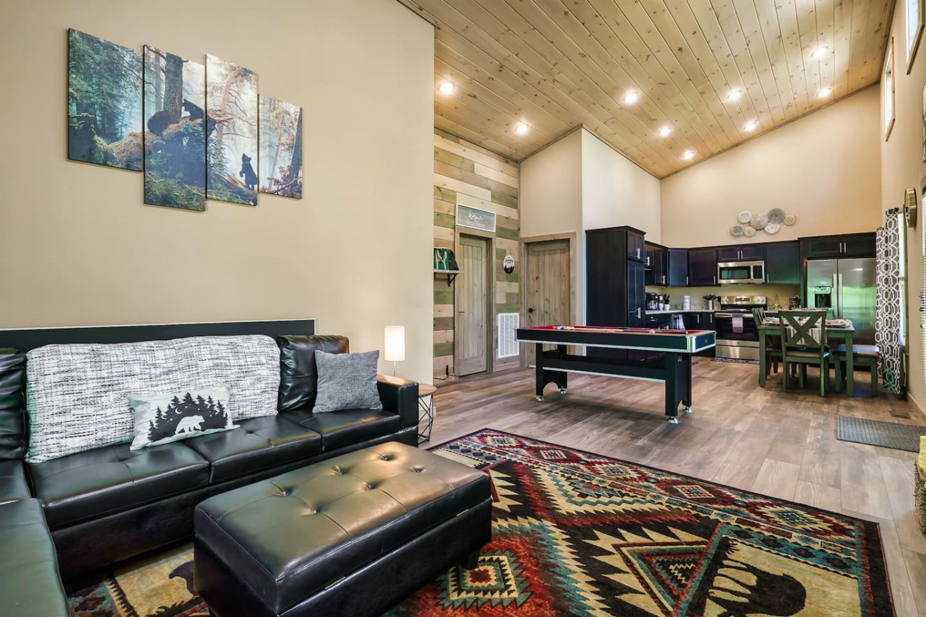 Studio | 2 bedrooms, desk