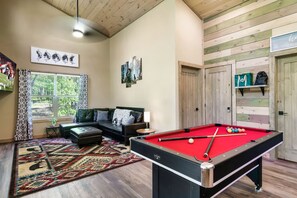 Studio | 2 bedrooms, desk
