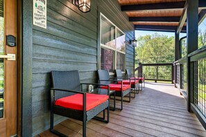 Studio | 2 bedrooms, desk - Mountain Cabin Getaway Jacuzzi Stunning Views (Sevierville)
