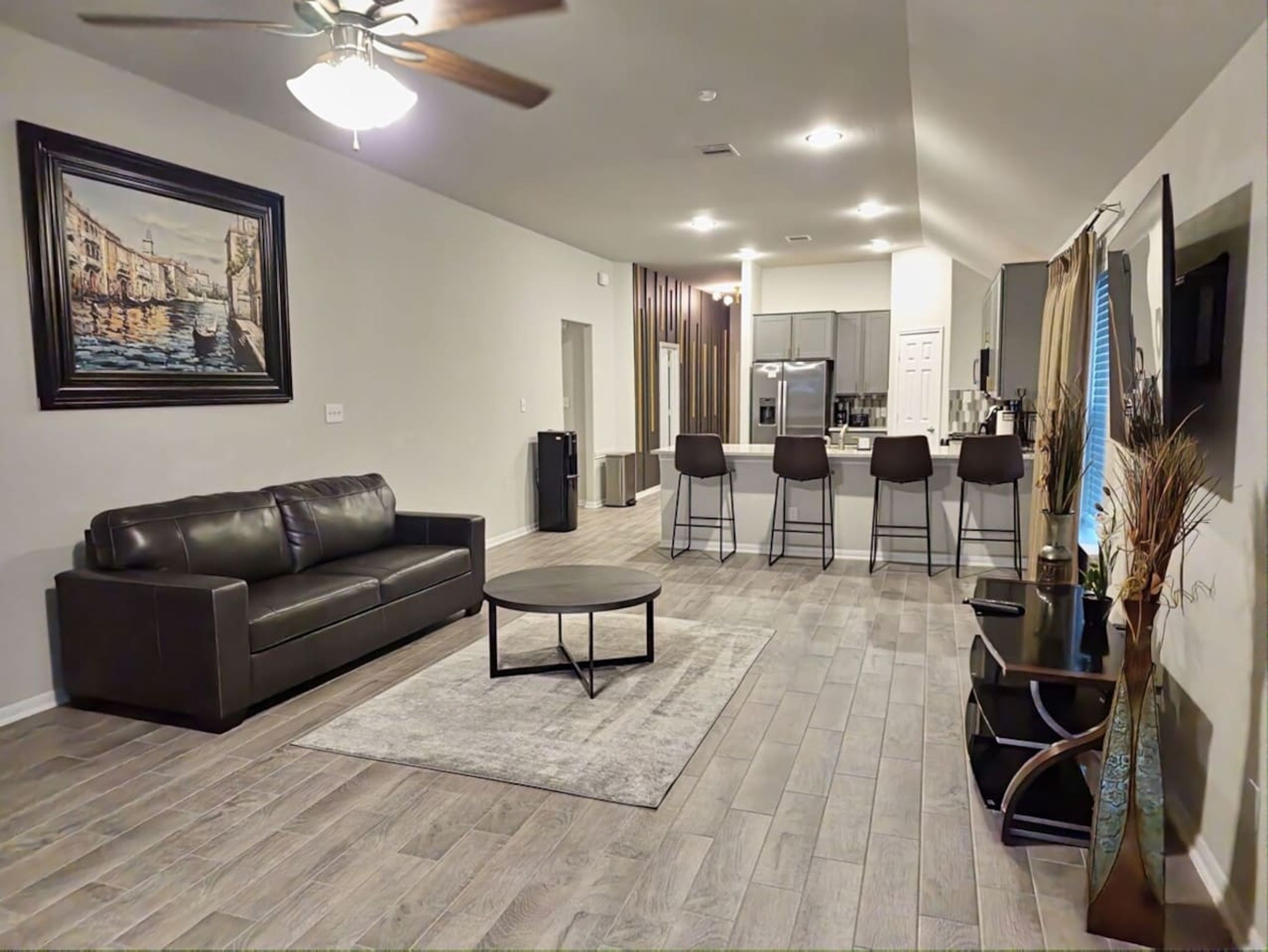 Casa | 2 habitaciones y escritorio 